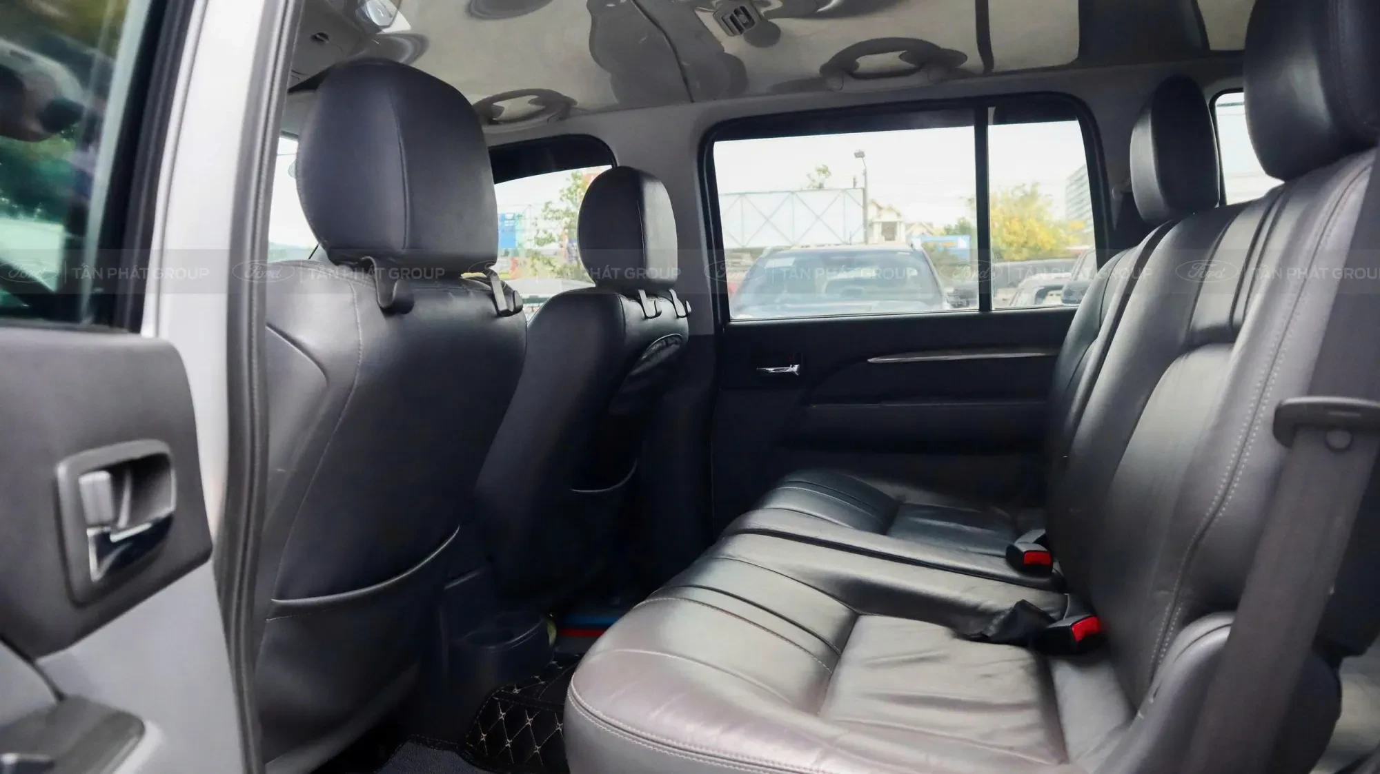 FORD EVEREST 4x2 AT 2014